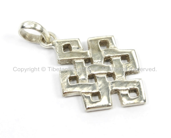 TibetanBeadStore's Custom Design Silver Plated Endless Knot Pendant - High Quality Tibetan Jewelry - WM5688-1